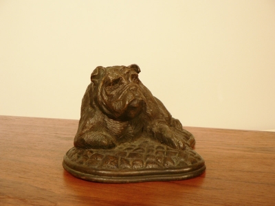 statue bronze bulldog
