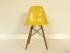 chaise eames dsw jaune