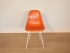 chaise eames orange corail