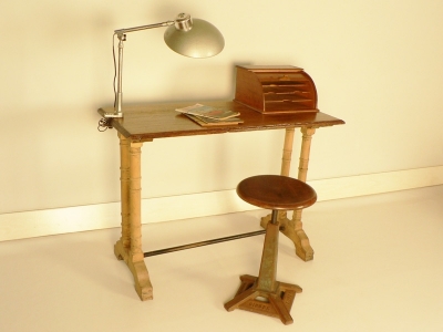 tabouret eiffel singer