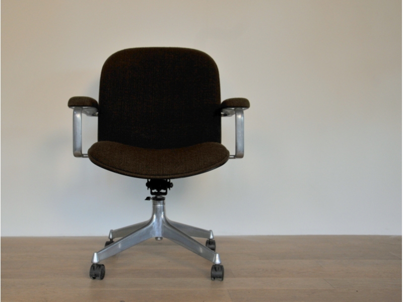 Un fauteuil de bureau design de création italienne