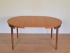 Table ronde chaises tripode Hans Olsen frem rojle vintage maison simone nantes