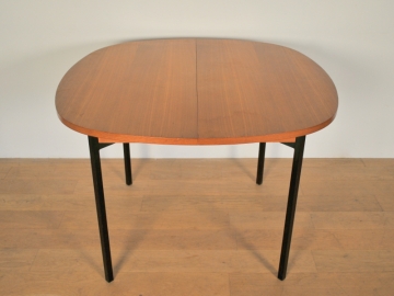 Table manger ronde arrondie moderniste ARP guariche motte vintage maison simone nantes