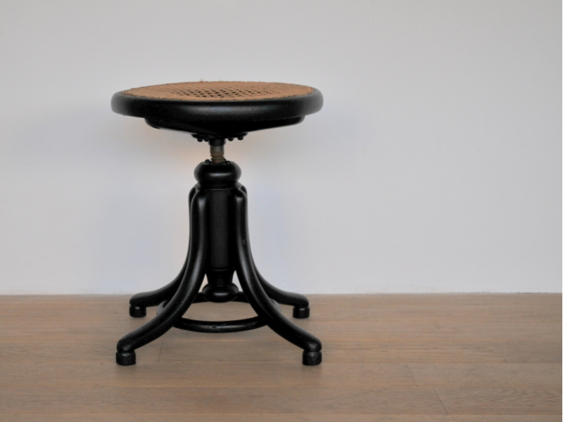 tabouret stool piano vintage cannage thonet noir maison simone