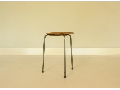 tabouret tripode