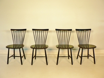 suite de 4 chaises de style scandinave